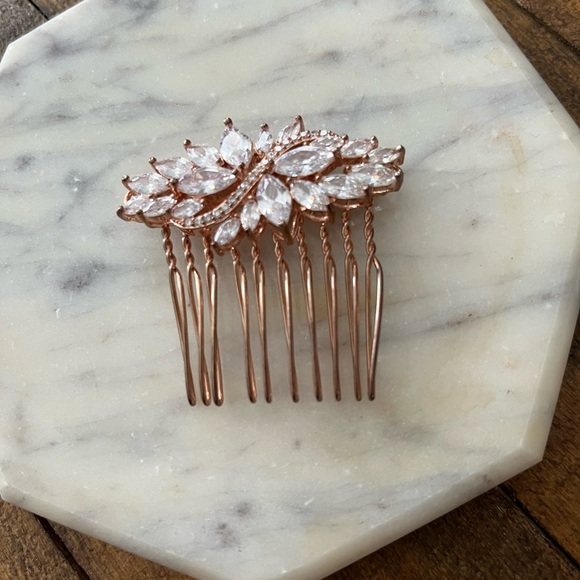 ROSE GOLD COLOURED HAIR COMB - Picture 1 of 2